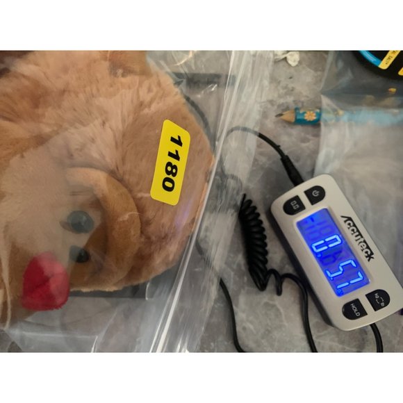 Hug and  Luv 2016 Valentine Ape Gorilla Red Bow Love Hearts Kiss Lips on Face 10 - Picture 11 of 11